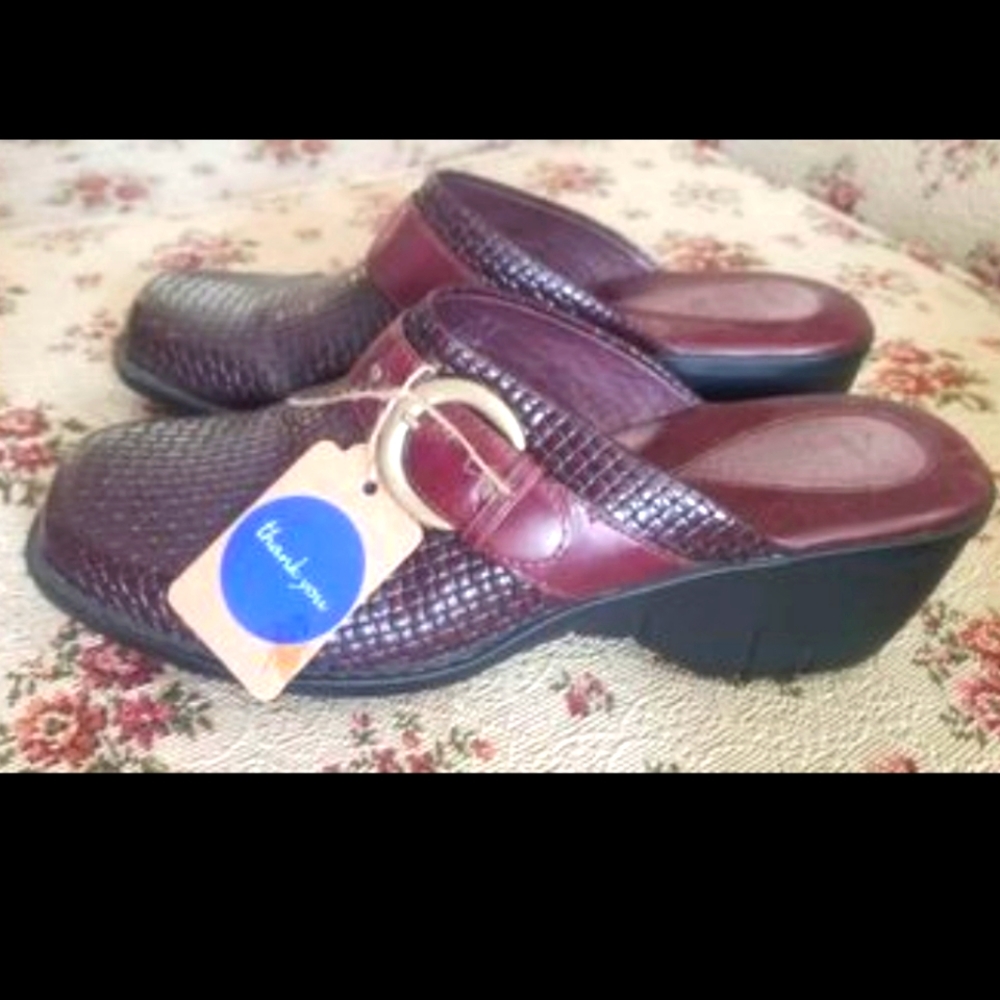 Clark's Clogs, Size 9M